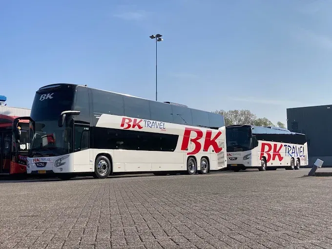 BK Travel dubbeldekker en touringcar
